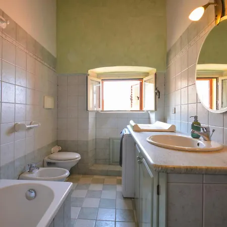 3 Bedroom Gorgeous In Appartamento *